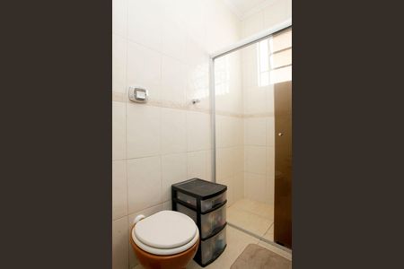 Banheiro de apartamento à venda com 2 quartos, 57m² em Menino Deus, Porto Alegre