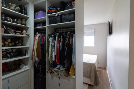 Apartamento à venda com 58m², 2 quartos e 1 vaga Apartamento à venda com 58m², 2 quartos e 1 vagaCloset da Suíte