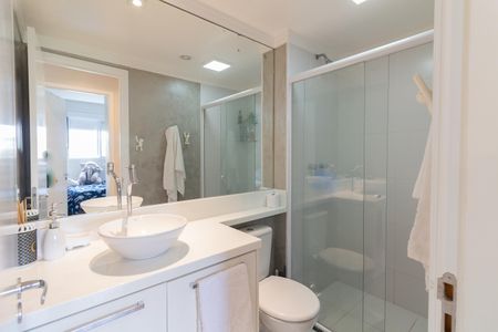 Apartamento à venda com 58m², 2 quartos e 1 vaga Apartamento à venda com 58m², 2 quartos e 1 vagaBanheiro