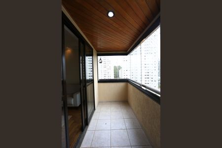 Apartamento à venda com 98m², 3 quartos e 2 vagas Apartamento à venda com 98m², 3 quartos e 2 vagasVaranda