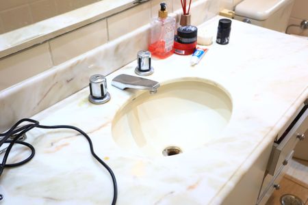 Apartamento à venda com 98m², 3 quartos e 2 vagas Apartamento à venda com 98m², 3 quartos e 2 vagasBanheiro Social