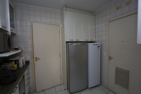 Apartamento à venda com 98m², 3 quartos e 2 vagas Apartamento à venda com 98m², 3 quartos e 2 vagasCozinha