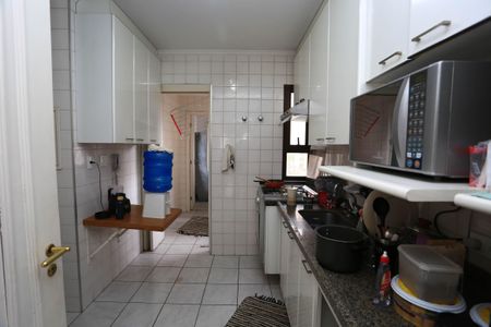 Apartamento à venda com 98m², 3 quartos e 2 vagas Apartamento à venda com 98m², 3 quartos e 2 vagasCozinha