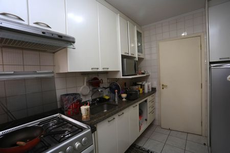 Apartamento à venda com 98m², 3 quartos e 2 vagas Apartamento à venda com 98m², 3 quartos e 2 vagasCozinha