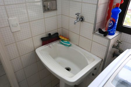 Apartamento à venda com 98m², 3 quartos e 2 vagas Apartamento à venda com 98m², 3 quartos e 2 vagasÁrea de Serviço