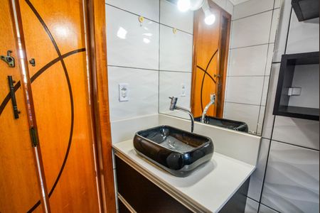 Apartamento à venda com 53m², 2 quartos e 1 vaga Apartamento à venda com 53m², 2 quartos e 1 vagaBanheiro