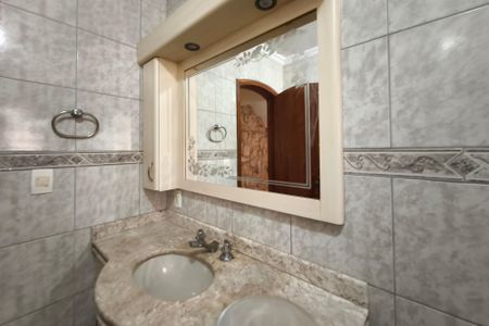 Casa à venda com 259m², 2 quartos e 2 vagas Casa à venda com 259m², 2 quartos e 2 vagasBanheiro Social