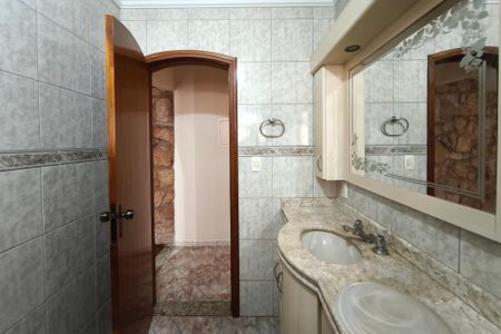 Casa à venda com 259m², 2 quartos e 2 vagas Casa à venda com 259m², 2 quartos e 2 vagasBanheiro Social