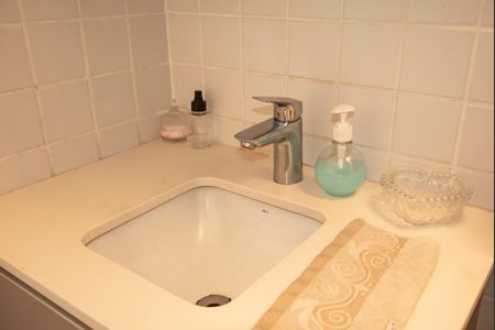 Apartamento à venda com 64m², 2 quartos e 1 vagaBanheiro Social