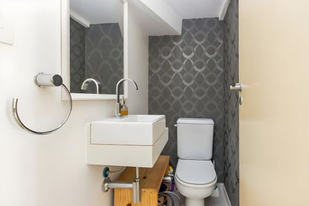 Lavabo de apartamento para alugar com 1 quarto, 44m² em Vila Uberabinha, São Paulo