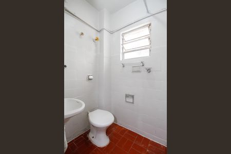 Banheiro de kitnet/studio para alugar com 1 quarto, 30m² em Perdizes, São Paulo