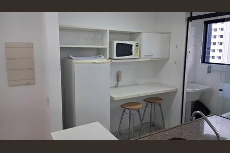 Cozinha de apartamento para alugar com 1 quarto, 40m² em Vila Nova Conceição, São Paulo
