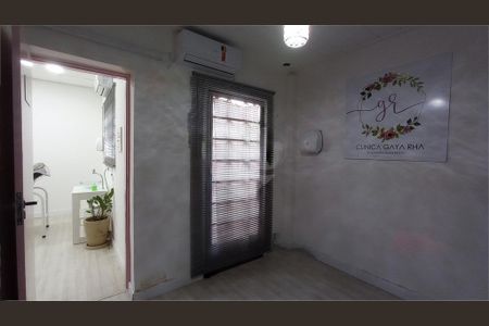 Casa à venda com 6 quartos, 200m² em Bela Aliança, São Paulo