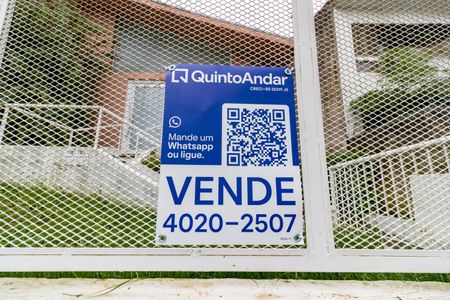 Casa à venda com 241m², 4 quartos e 3 vagas Casa à venda com 241m², 4 quartos e 3 vagasPlaquinha