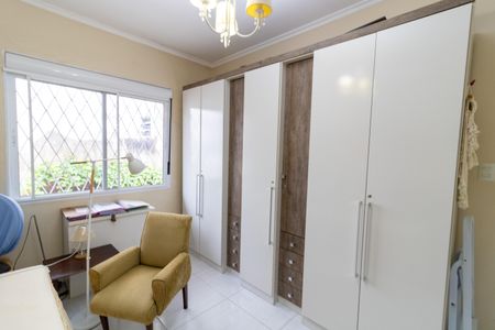 Casa à venda com 241m², 4 quartos e 3 vagas Casa à venda com 241m², 4 quartos e 3 vagasQuarto 2