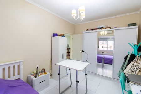 Casa à venda com 241m², 4 quartos e 3 vagas Casa à venda com 241m², 4 quartos e 3 vagasQuarto 1