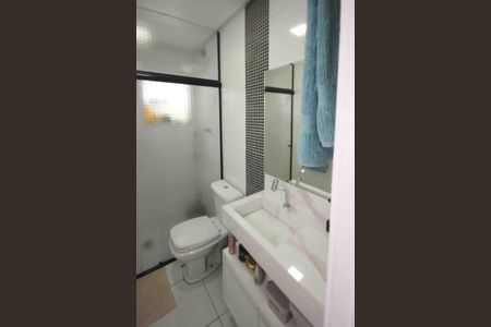 Casa à venda com 90m², 2 quartos e 2 vagasBanheiro da Suite