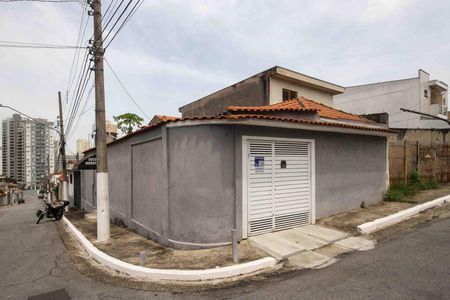 Casa à venda com 90m², 2 quartos e 2 vagasFachada