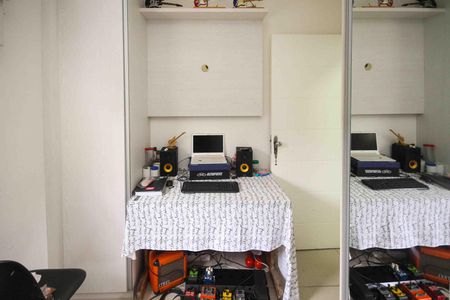 Casa à venda com 90m², 2 quartos e 2 vagasQuarto