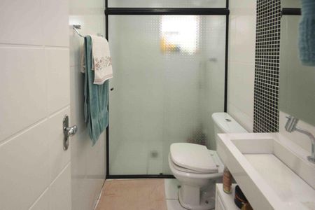 Casa à venda com 90m², 2 quartos e 2 vagasBanheiro da Suite