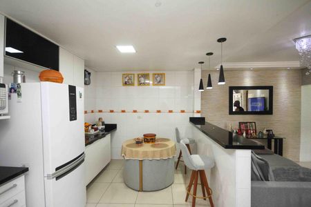 Casa à venda com 90m², 2 quartos e 2 vagasCozinha