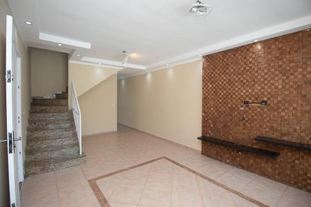Casa à venda com 130m², 3 quartos e 2 vagas Casa à venda com 130m², 3 quartos e 2 vagasSala