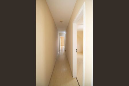 Casa à venda com 130m², 3 quartos e 2 vagas Casa à venda com 130m², 3 quartos e 2 vagasCorredor