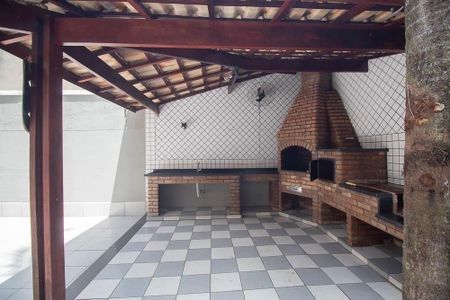 Casa à venda com 130m², 3 quartos e 2 vagas Casa à venda com 130m², 3 quartos e 2 vagasQuintal / Churrasqueira