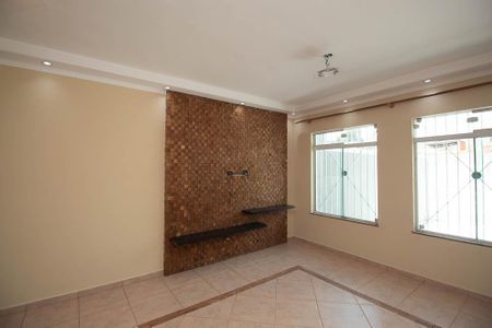 Casa à venda com 130m², 3 quartos e 2 vagas Casa à venda com 130m², 3 quartos e 2 vagasSala