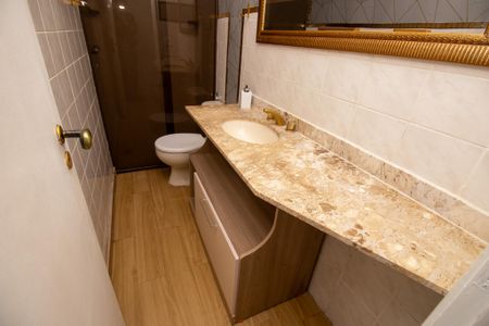 Apartamento à venda com 120m², 3 quartos e 2 vagas Apartamento à venda com 120m², 3 quartos e 2 vagasBanheiro da Suíte