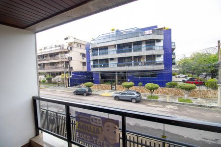 Apartamento à venda com 120m², 3 quartos e 2 vagas Apartamento à venda com 120m², 3 quartos e 2 vagasVaranda