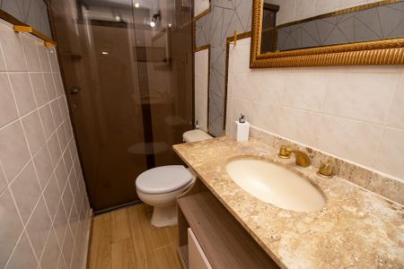 Apartamento à venda com 120m², 3 quartos e 2 vagas Apartamento à venda com 120m², 3 quartos e 2 vagasBanheiro da Suíte