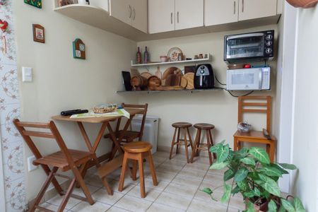 Apartamento à venda com 120m², 4 quartos e 1 vagaÁrea de Serviço