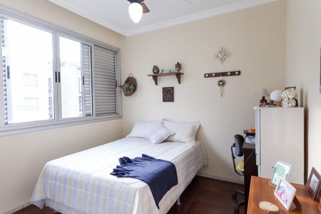 Apartamento à venda com 120m², 4 quartos e 1 vagaQuarto 2