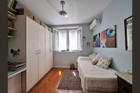 Apartamento à venda com 200m², 4 quartos e 1 vaga Apartamento à venda com 200m², 4 quartos e 1 vagaQuarto 1