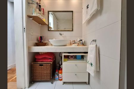 Apartamento à venda com 200m², 4 quartos e 1 vaga Apartamento à venda com 200m², 4 quartos e 1 vagaBanheiro 2