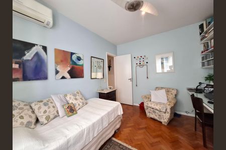 Apartamento à venda com 200m², 4 quartos e 1 vaga Apartamento à venda com 200m², 4 quartos e 1 vagaQuarto 1