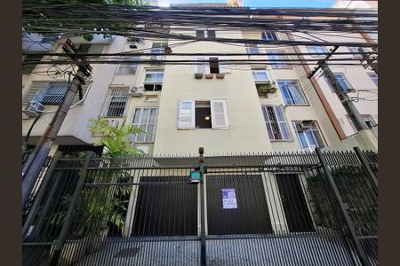 Apartamento à venda com 200m², 4 quartos e 1 vaga Apartamento à venda com 200m², 4 quartos e 1 vagaFachada
