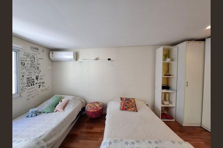 Apartamento à venda com 200m², 4 quartos e 1 vaga Apartamento à venda com 200m², 4 quartos e 1 vagaQuarto 3