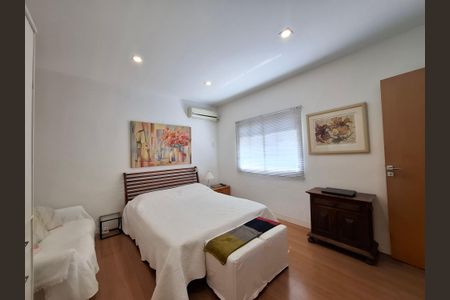 Apartamento à venda com 200m², 4 quartos e 1 vaga Apartamento à venda com 200m², 4 quartos e 1 vagaQuarto 4