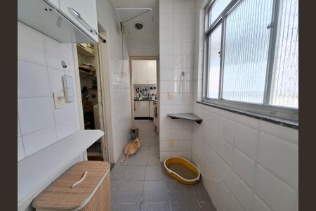 Apartamento à venda com 200m², 4 quartos e 1 vaga Apartamento à venda com 200m², 4 quartos e 1 vagaÁrea de serviço