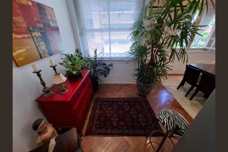 Apartamento à venda com 200m², 4 quartos e 1 vaga Apartamento à venda com 200m², 4 quartos e 1 vagaSala