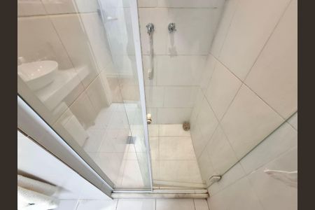 Apartamento à venda com 200m², 4 quartos e 1 vaga Apartamento à venda com 200m², 4 quartos e 1 vagaBanheiro 2