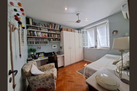 Apartamento à venda com 200m², 4 quartos e 1 vaga Apartamento à venda com 200m², 4 quartos e 1 vagaQuarto 1