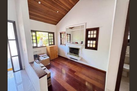 Casa de condomínio à venda com 320m², 4 quartos e 6 vagas Casa de condomínio à venda com 320m², 4 quartos e 6 vagasFoto 04