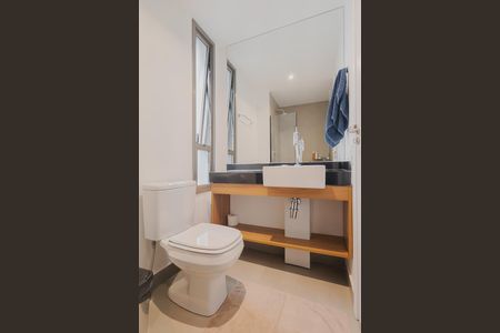 Banheiro de kitnet/studio para alugar com 1 quarto, 20m² em Cerqueira César, São Paulo