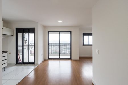 Sala de apartamento para alugar com 2 quartos, 67m² em Vila Anastácio, São Paulo
