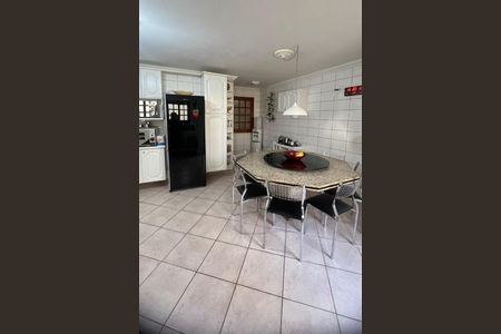 Casa à venda com 3 quartos, 254m² em Vila Dayse, São Bernardo do Campo