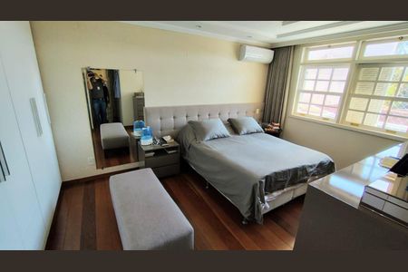 Casa à venda com 280m², 5 quartos e 4 vagas
