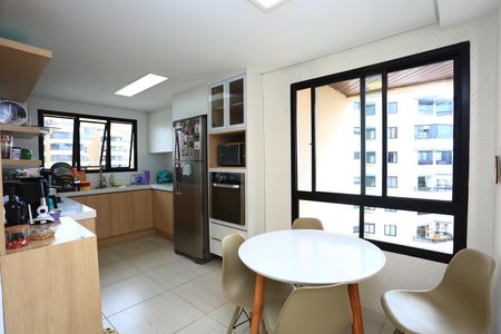Apartamento para alugar com 274m², 3 quartos e 4 vagasCozinha